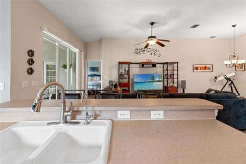 Villa ou maison à vendre à Tampa, Floride: 4 chambres, 187.11 m2 № 1816611 - photo 13