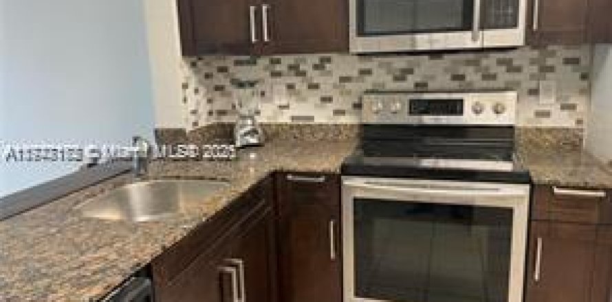 Condo à Miami, Floride, 3 chambres № 1713854