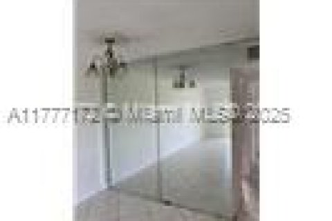 Copropriété à louer à Miami, Floride: 3 chambres, 104.52 m2 № 1713854 - photo 8