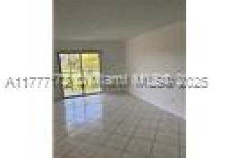 Copropriété à louer à Miami, Floride: 3 chambres, 104.52 m2 № 1713854 - photo 7