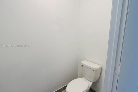 Снять в аренду таунхаус в Хомстед, Флорида 3 спальни, 173.91м2, № 2006131 - фото 12