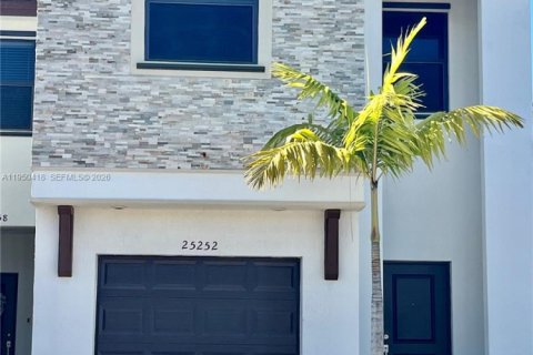 Снять в аренду таунхаус в Хомстед, Флорида 3 спальни, 173.91м2, № 2006131 - фото 13