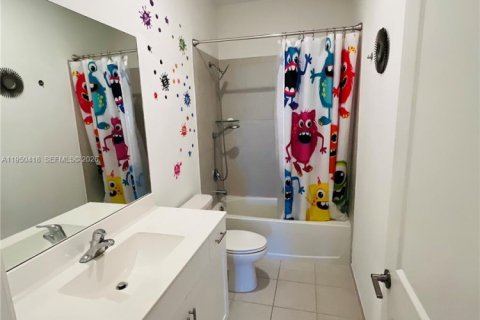 Снять в аренду таунхаус в Хомстед, Флорида 3 спальни, 173.91м2, № 2006131 - фото 8