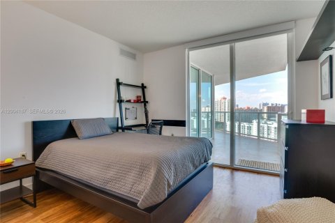 Condo in Sunny Isles Beach, Florida, 3 bedrooms  № 2068971 - photo 1
