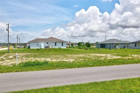 Купить земельный участок в Кейп-Корал, Флорида № 1962110 - фото 16