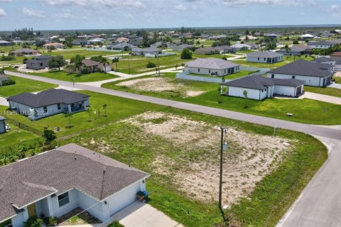 Купить земельный участок в Кейп-Корал, Флорида № 1962110 - фото 12