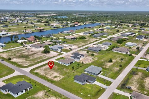 Купить земельный участок в Кейп-Корал, Флорида № 1962110 - фото 3