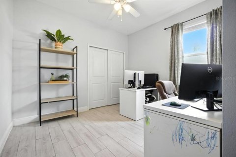 Villa ou maison à vendre à Deltona, Floride: 4 chambres, 155.89 m2 № 1798521 - photo 15