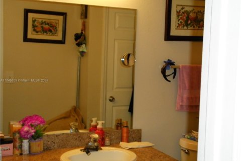 Condo in Pembroke Pines, Florida, 2 bedrooms  № 1980218 - photo 7