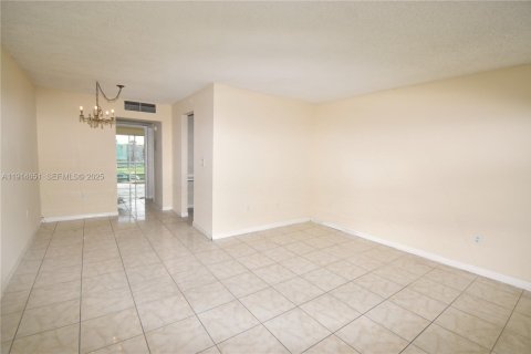 Copropriété à vendre à Miami Gardens, Floride: 1 chambre, 61.32 m2 № 1986793 - photo 3