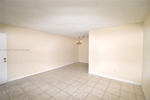 Copropriété à vendre à Miami Gardens, Floride: 1 chambre, 61.32 m2 № 1986793 - photo 4