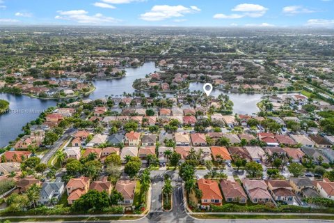 Casa en alquiler en Miramar, Florida, 4 dormitorios, 286.14 m2 № 1980989 - foto 2