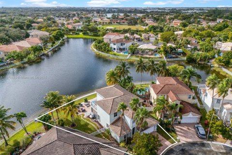 Casa en alquiler en Miramar, Florida, 4 dormitorios, 286.14 m2 № 1980989 - foto 5