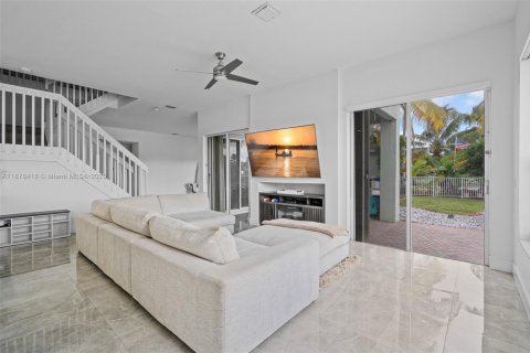 Casa en alquiler en Miramar, Florida, 4 dormitorios, 286.14 m2 № 1980989 - foto 20