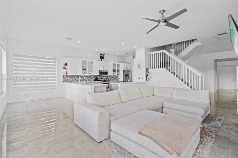 Casa en alquiler en Miramar, Florida, 4 dormitorios, 286.14 m2 № 1980989 - foto 21