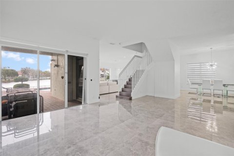 Casa en alquiler en Miramar, Florida, 4 dormitorios, 286.14 m2 № 1980989 - foto 14