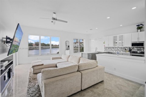 Casa en alquiler en Miramar, Florida, 4 dormitorios, 286.14 m2 № 1980989 - foto 17