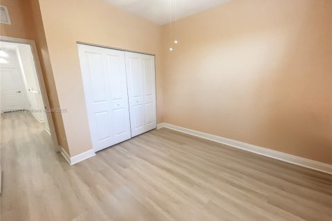 House in Tamarac, Florida 4 bedrooms, 193.05 sq.m. № 1711852 - photo 12