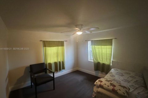 House in Miami, Florida 3 bedrooms, 88.91 sq.m. № 1987111 - photo 8