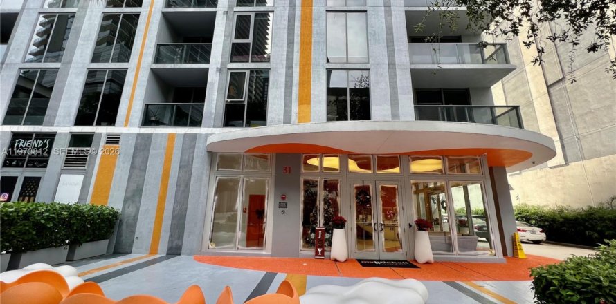 Кондоминиум с 1 спальней в Майами, Флорида № 2050012