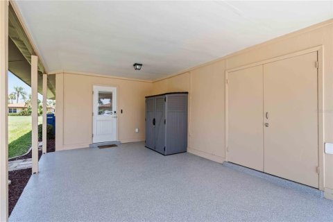House in Bradenton, Florida 2 bedrooms, 101.73 sq.m. № 2110029 - photo 7