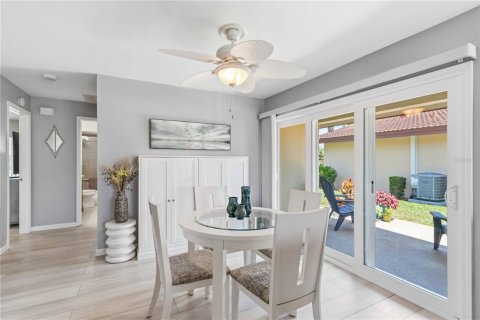 House in Bradenton, Florida 2 bedrooms, 101.73 sq.m. № 2110029 - photo 14