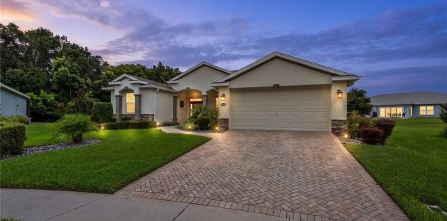 Casa en Leesburg, Florida 2 dormitorios, 216.74 m2 № 2291609