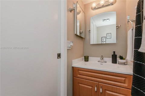 Купить кондоминиум в Хайалиа, Флорида 3 спальни, 120.77м2, № 2088309 - фото 17