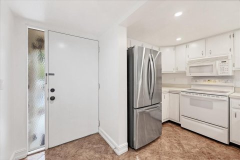 Copropriété à louer à Sarasota, Floride: 2 chambres, 89.84 m2 № 1885954 - photo 17