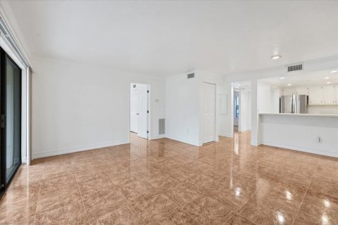 Copropriété à louer à Sarasota, Floride: 2 chambres, 89.84 m2 № 1885954 - photo 14
