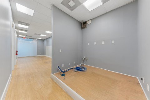 Commercial property in Delray Beach, Florida № 2399946 - photo 10