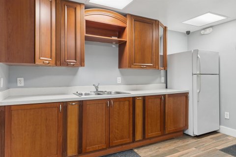 Commercial property in Delray Beach, Florida № 2399946 - photo 14