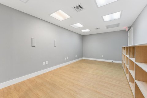 Commercial property in Delray Beach, Florida № 2399946 - photo 17