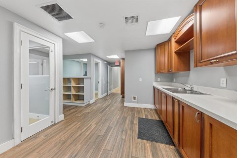 Commercial property in Delray Beach, Florida № 2399946 - photo 15