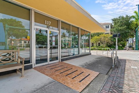 Commercial property in Delray Beach, Florida № 2399946 - photo 2