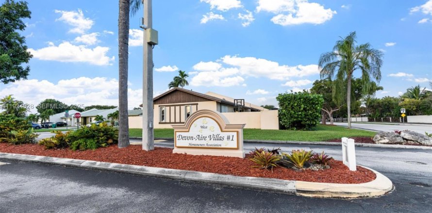 Touwnhouse à Miami, Floride 2 chambres, 102.56 m2 № 1993299