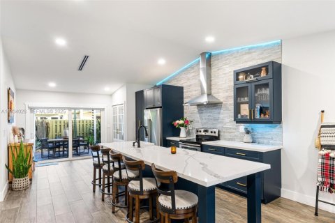 Touwnhouse à louer à Miami, Floride: 2 chambres, 102.56 m2 № 1993299 - photo 13