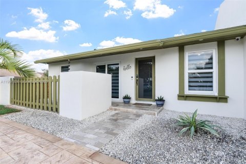 Touwnhouse à louer à Miami, Floride: 2 chambres, 102.56 m2 № 1993299 - photo 5