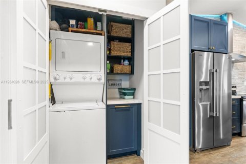 Touwnhouse à louer à Miami, Floride: 2 chambres, 102.56 m2 № 1993299 - photo 17