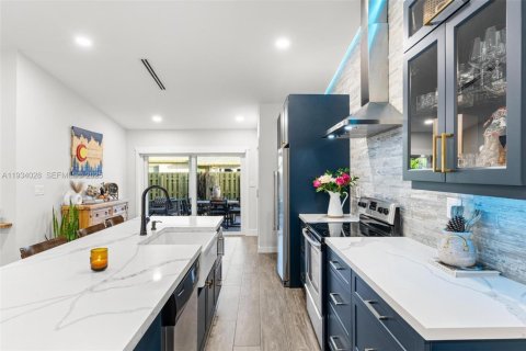 Touwnhouse à louer à Miami, Floride: 2 chambres, 102.56 m2 № 1993299 - photo 14