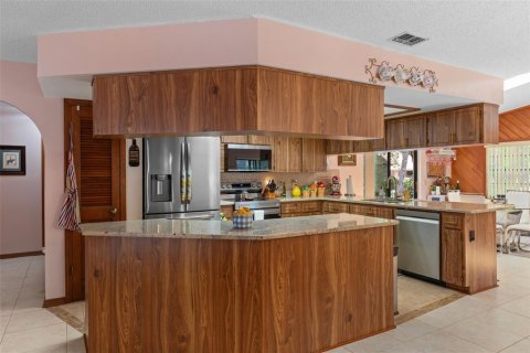 House in Homosassa, Florida 2 bedrooms, 168.52 sq.m. № 2109980 - photo 12