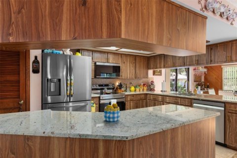 House in Homosassa, Florida 2 bedrooms, 168.52 sq.m. № 2109980 - photo 16