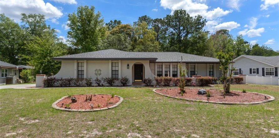 House in Homosassa, Florida 2 bedrooms, 168.52 sq.m. № 2109980