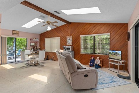 House in Homosassa, Florida 2 bedrooms, 168.52 sq.m. № 2109980 - photo 19