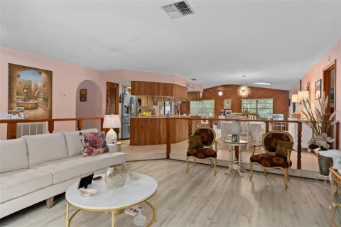 House in Homosassa, Florida 2 bedrooms, 168.52 sq.m. № 2109980 - photo 9