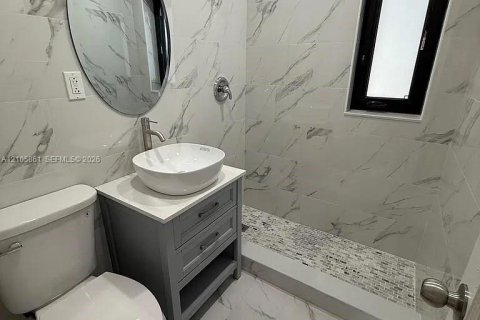 Appartement à louer à Coral Gables, Floride: 2 chambres, 73.39 m2 № 2422025 - photo 4