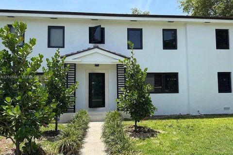 Appartement à louer à Coral Gables, Floride: 2 chambres, 73.39 m2 № 2422025 - photo 7