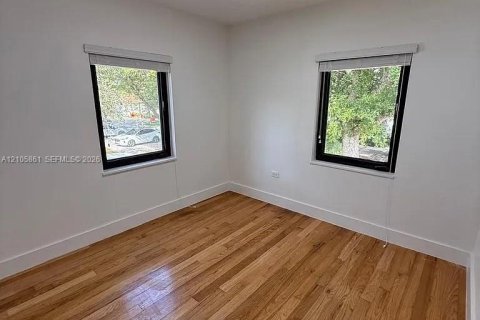 Appartement à louer à Coral Gables, Floride: 2 chambres, 73.39 m2 № 2422025 - photo 5