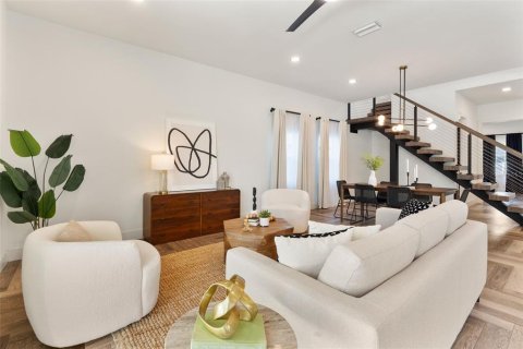 House in Orlando, Florida 4 bedrooms, 257.15 sq.m. № 1517717 - photo 21