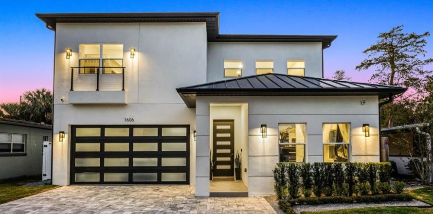 House in Orlando, Florida 4 bedrooms, 257.15 sq.m. № 1517717